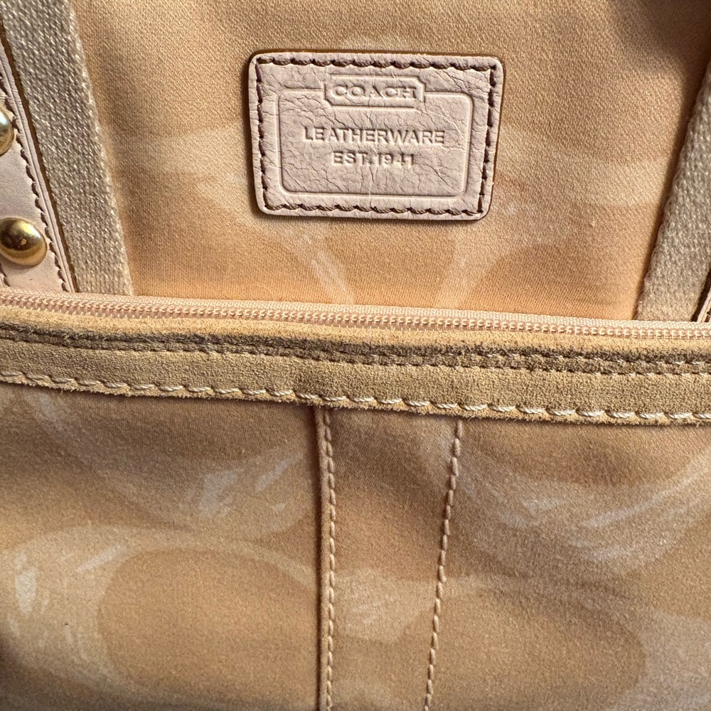 Coach HamptonTote Bag - Picture 3 of 12